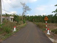 Bán gấp đất mặt tiền đường nhựa phía sau có suối đẹp Bán gấp đất mặt tiền đường nhựa phía sau có suối đẹp
