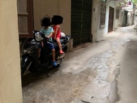 Chính chủ bán nhà ngõ 184.85 đê trần khát chân,28m, 3T giá 2,35 tỉ Chính chủ bán nhà ngõ 184.85 đê trần khát chân,28m, 3T giá 2,35 tỉ