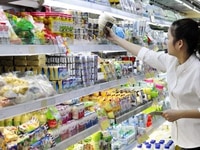 Cửa hàng cần thêm 2 người phụ bán hàng tại chỗ Cửa hàng cần thêm 2 người phụ bán hàng tại chỗ