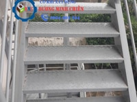 Mẫu cầu thang sắt đẹp / cửa sắt minh chiến Mẫu cầu thang sắt đẹp / cửa sắt minh chiến