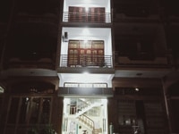 Cho thuê tầng 1, 75m2, mặt đường 36m, trung tâm TP Hạ Long Cho thuê tầng 1, 75m2, mặt đường 36m, trung tâm TP Hạ Long