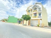 Bán đất xây biệt thự, view hồ, sổ hồng công chứng ngay, dân cư đông Bán đất xây biệt thự, view hồ, sổ hồng công chứng ngay, dân cư đông