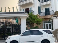 Fortuner TRD spottivo cuối năm 2014- 30/5 số màu trắng rât đẹp Fortuner TRD spottivo cuối năm 2014- 30/5 số màu trắng rât đẹp