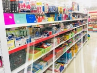 Bên Mình hiện đang tuyển nhân viên độ tuổi từ 18 - 55 tuổi Bên Mình hiện đang tuyển nhân viên độ tuổi từ 18 - 55 tuổi