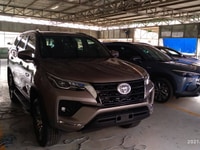 Cho thuê xe Toyota Fortuner 2021 mới 100% Cho thuê xe Toyota Fortuner 2021 mới 100%