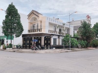 Cho thuê nhà lầu góc đẹp thích hợp mở spa, văn phòng cty kdc hồng phát Cho thuê nhà lầu góc đẹp thích hợp mở spa, văn phòng cty kdc hồng phát