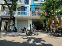 Bán nhà mt đường số Phạm Hữu Lầu, Q7, DT 4x18m, 3 lầu, ST. Giá 8,9 tỷ Bán nhà mt đường số Phạm Hữu Lầu, Q7, DT 4x18m, 3 lầu, ST. Giá 8,9 tỷ