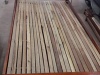 Bán nhà còn dư 2 chiếc giường gỗ Bán nhà còn dư 2 chiếc giường gỗ
