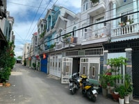 Nhà đẹp 2 lầu, xe hơi vào tận nhà Thị Trấn Nhà Bè Nhà đẹp 2 lầu, xe hơi vào tận nhà Thị Trấn Nhà Bè