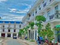 Khu nhà phố cao cấp 1 trệt 2 lầu tại TP Bến Tre Khu nhà phố cao cấp 1 trệt 2 lầu tại TP Bến Tre