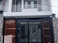 Chính chủ bán nhà 1 trệt 1 lầu sổ hồng riêng, đúng giá 2.1 tỷ Chính chủ bán nhà 1 trệt 1 lầu sổ hồng riêng, đúng giá 2.1 tỷ