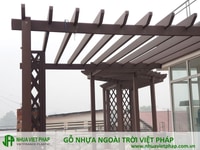 Giàn lam gỗ nhựa chắn nắng và giàn hoa sân thượng Giàn lam gỗ nhựa chắn nắng và giàn hoa sân thượng