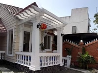 Nhà villa sân vườn, dễ thương, gần chợ, khu công nghiệp Việt-Sin Nhà villa sân vườn, dễ thương, gần chợ, khu công nghiệp Việt-Sin