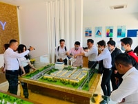 Nhà Phố Thương Mại Đối Diện Khu Đô Thị Tây Nam 1.800ha Mặt Tiền QL51 Nhà Phố Thương Mại Đối Diện Khu Đô Thị Tây Nam 1.800ha Mặt Tiền QL51