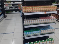 Cửa hàng cần tuyển nhân viên bán hàng Cửa hàng cần tuyển nhân viên bán hàng