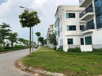 Nhà 4 tầng mặt đường 2 làn, sát sân bóng, ô tô vào tận cửa chỉ 3.1 tỷ Nhà 4 tầng mặt đường 2 làn, sát sân bóng, ô tô vào tận cửa chỉ 3.1 tỷ