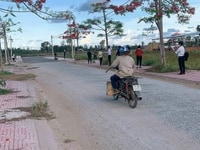 Cần tiền bán gấp nền liền kề trường thcs thị trấn thạnh phú Cần tiền bán gấp nền liền kề trường thcs thị trấn thạnh phú