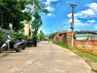 1 lô sát lộ cạnh chợ Đại Hiệp đường 7m 1 lô sát lộ cạnh chợ Đại Hiệp đường 7m