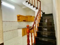 Cần tìm gấp 1 nữ giúp việc để chăm sóc cho bé nhà em Cần tìm gấp 1 nữ giúp việc để chăm sóc cho bé nhà em