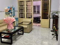 Bán nhà Bạch Đằng, Bình Thạnh, DT:50m2 Ngang 4. Giá chỉ 5 tỷ Bán nhà Bạch Đằng, Bình Thạnh, DT:50m2 Ngang 4. Giá chỉ 5 tỷ