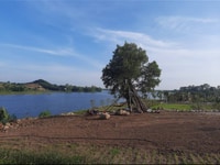Bán lô đất 2 sào 7 view giáp mặt hồ Đá Đen xây nhà yến hoặc nghỉ dưỡng Bán lô đất 2 sào 7 view giáp mặt hồ Đá Đen xây nhà yến hoặc nghỉ dưỡng