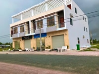 Nhà phố giá rẻ đầy đủ tiện ích xung quanh Nhà phố giá rẻ đầy đủ tiện ích xung quanh