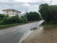 Bán khu nhà 5 tầng và bể bơi mặt đường QL 32 Bán khu nhà 5 tầng và bể bơi mặt đường QL 32