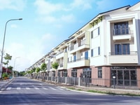 Shophouse ven sông, 2 mặt tiền suất ngoại giao. Shophouse ven sông, 2 mặt tiền suất ngoại giao.