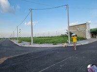 Nền ngay cổng chính sát lộ 80m Nền ngay cổng chính sát lộ 80m