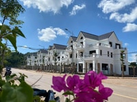 Bán nhà xây sẵn 2 mặt tiền, view công viên thể thao Bán nhà xây sẵn 2 mặt tiền, view công viên thể thao