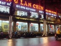 Sang cửa hàng Bia Lan Chín, 300m2, 2 tầng, mặt tiền 30m, cực đẹp