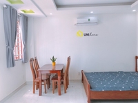 Phòng đủ tiện nghi, có ban công, ngay Cầu Thị Nghè, đi Q1 chỉ 2 phút Phòng đủ tiện nghi, có ban công, ngay Cầu Thị Nghè, đi Q1 chỉ 2 phút
