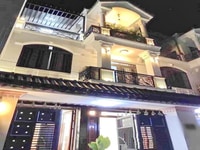 Nhà 4x18m 3 lầu còn mới hẻm ô tô quay đầu Nhà 4x18m 3 lầu còn mới hẻm ô tô quay đầu