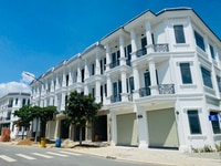 Nhà phố đẹp dĩ An sổ hồng riêng Nhà phố đẹp dĩ An sổ hồng riêng