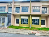 Căn biệt thự giá rẻ nằm đối diện đại học Việt Đức Căn biệt thự giá rẻ nằm đối diện đại học Việt Đức