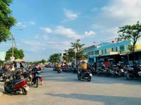 Chính chủ cần bán gấp lô góc ngã 3 mặt tiền trước chợ, ngang tới 6m Chính chủ cần bán gấp lô góc ngã 3 mặt tiền trước chợ, ngang tới 6m
