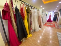 Về quê sang gấp giá rẻ nguyên cửa hàng dạ hội cưới Về quê sang gấp giá rẻ nguyên cửa hàng dạ hội cưới