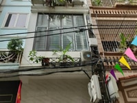Cho thuê nhà Mạc Thái Tổ , DT 60m x 5 tầng , MT 4m ; Có thang máy,full Cho thuê nhà Mạc Thái Tổ , DT 60m x 5 tầng , MT 4m ; Có thang máy,full
