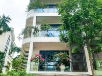 Nhà Hiếm - Hoàng Quốc Việt 6 tầng thang máy diện tích 65m 13.5 tỷ MT6m Nhà Hiếm - Hoàng Quốc Việt 6 tầng thang máy diện tích 65m 13.5 tỷ MT6m