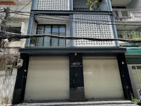 HOT Siêu phẩm mặt tiền Bạch Mã Quận 10 , DT: gần 200m2. 5 lầu HOT Siêu phẩm mặt tiền Bạch Mã Quận 10 , DT: gần 200m2. 5 lầu