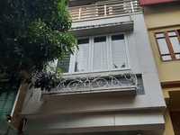 CẦN BÁN - ĐỐC NGỮ - DT 48m2 - 3 tầng - mt 3,6m. Giá: 9.3 tỷ. CẦN BÁN - ĐỐC NGỮ - DT 48m2 - 3 tầng - mt 3,6m. Giá: 9.3 tỷ.