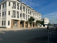 Nhà phố dĩ An giá rẻ sổ hồng riêng hoàn công Nhà phố dĩ An giá rẻ sổ hồng riêng hoàn công