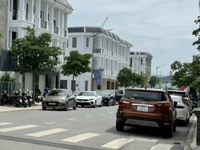 Nhà 1 trệt 2 lầu Thành phố Dĩ An sổ hồng riêng hoàn công Nhà 1 trệt 2 lầu Thành phố Dĩ An sổ hồng riêng hoàn công