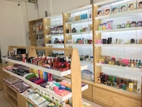 Shop Mỹ Phẩm Cần Tuyển Gấp 2 Nhân Viên Bán Hàng Shop Mỹ Phẩm Cần Tuyển Gấp 2 Nhân Viên Bán Hàng