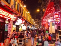 Mặt phố Tạ Hiện, KD nhộn nhịp đêm ngày, Đà Điểu đẻ trứng vàng đây rồi Mặt phố Tạ Hiện, KD nhộn nhịp đêm ngày, Đà Điểu đẻ trứng vàng đây rồi