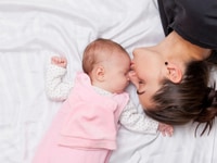 Cần cô chăm bé nhỏ có kinh nghiệm Cần cô chăm bé nhỏ có kinh nghiệm