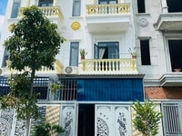 Nhà Chính chủ 1 trệt 2 lầu ngay trung tâm hành chính Tân Uyên Nhà Chính chủ 1 trệt 2 lầu ngay trung tâm hành chính Tân Uyên