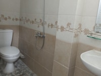Phòng trọ ngay cây xăng công nghệ cao đường d11b lối đi riêng Phòng trọ ngay cây xăng công nghệ cao đường d11b lối đi riêng
