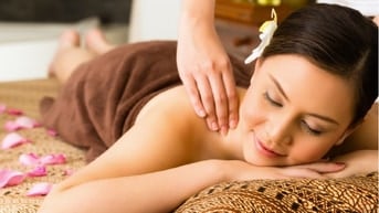 Nam massage cho nữ tận nơi theo yêu cầu  