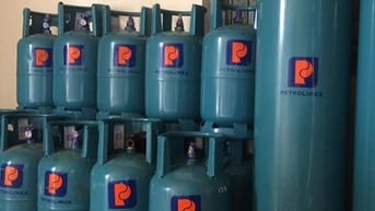 TUYỂN NHÂN VIÊN GiAO GAS BAO ĂN Ở tại cửa hàng 
